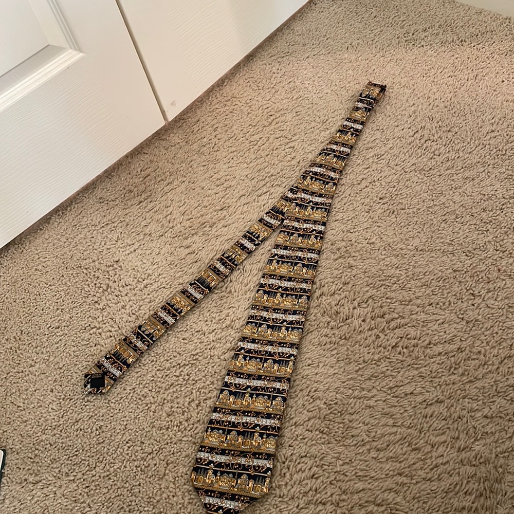 Vintage silk tie with Egyptian pattern handmade